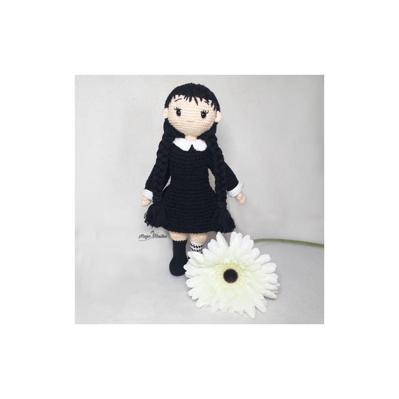Poupée Mercredi Addams - Grand Modèle