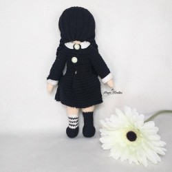 Poupée Mercredi Addams - Grand Modèle