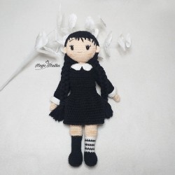 Poupée Mercredi Addams- Petit Modèle