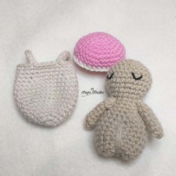 Ensemble couffin et mini-bébé