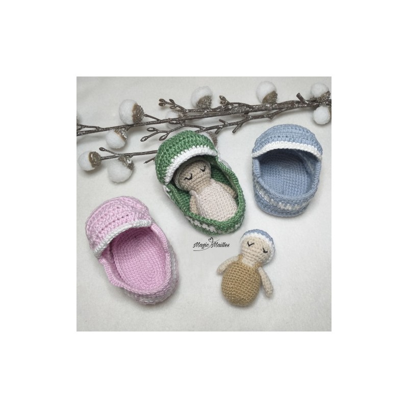 Ensemble couffin et mini-bébé